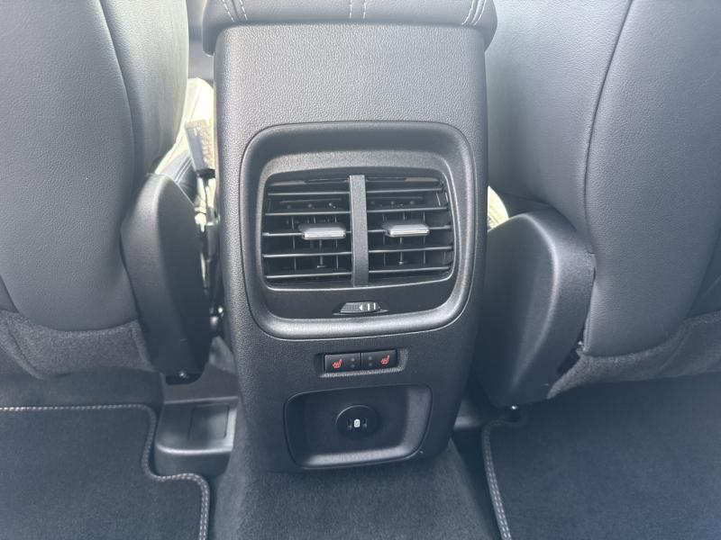FORD Kuga d’occasion à vendre à LA VALETTE chez VAGNEUR (Photo 12)