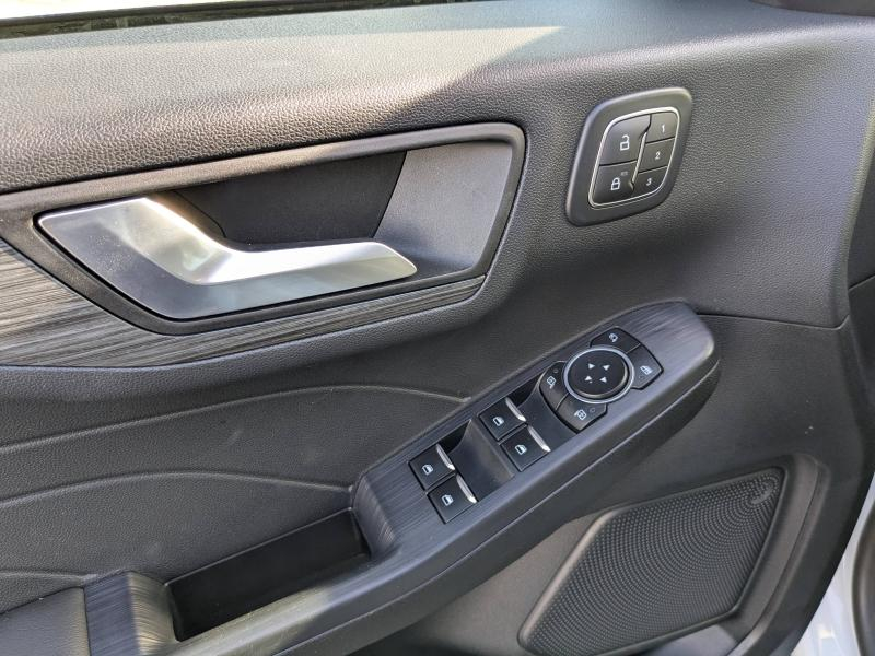 FORD Kuga d’occasion à vendre à LA VALETTE chez VAGNEUR (Photo 10)