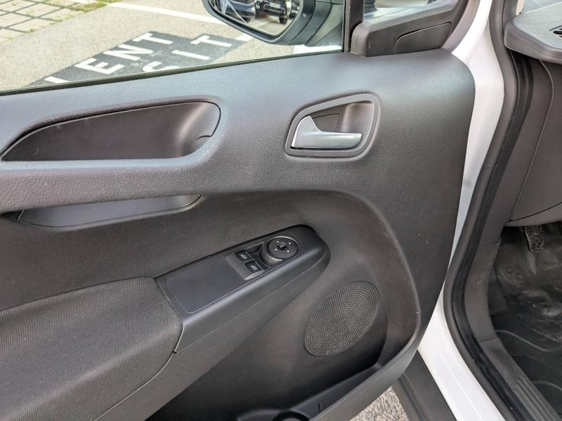 FORD Transit Courier VUL d’occasion à vendre à LA VALETTE chez VAGNEUR (Photo 9)