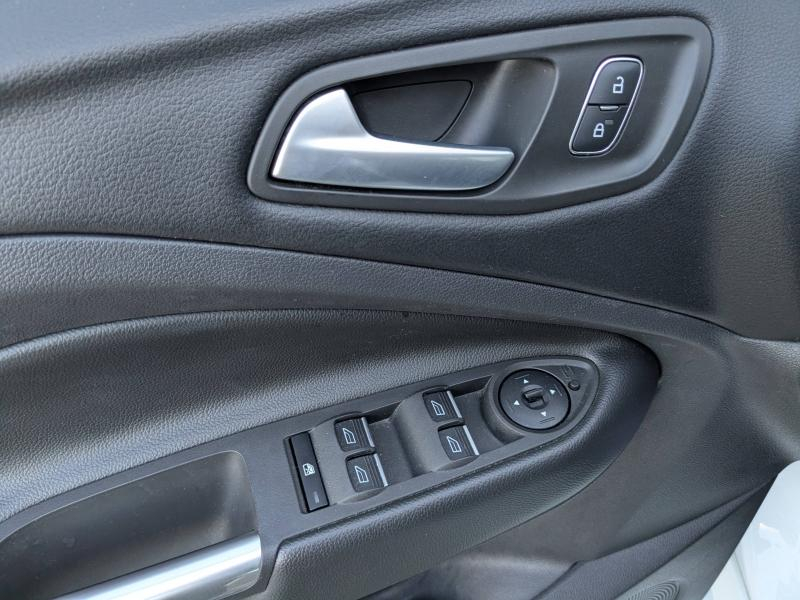 FORD Kuga d’occasion à vendre à LA VALETTE chez VAGNEUR (Photo 11)