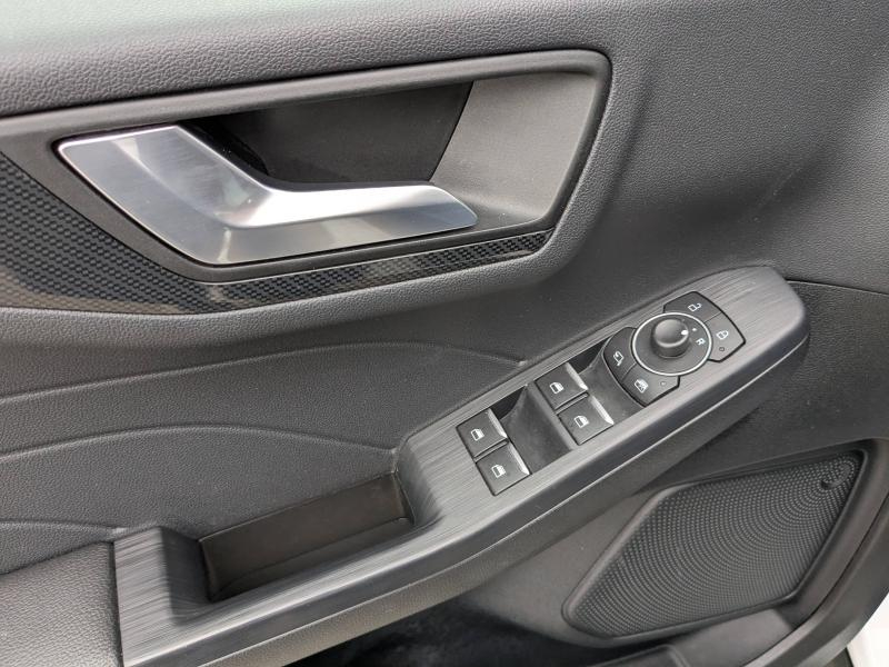 FORD Kuga d’occasion à vendre à LA VALETTE chez VAGNEUR (Photo 8)