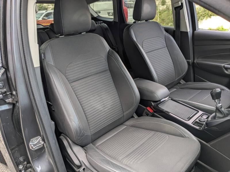 FORD Kuga d’occasion à vendre à LA VALETTE chez VAGNEUR (Photo 16)