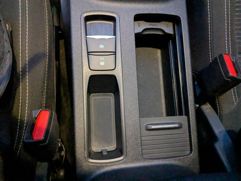 FORD Kuga d’occasion à vendre à LA VALETTE chez VAGNEUR (Photo 16)