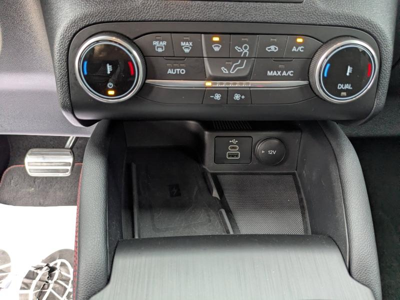 FORD Kuga d’occasion à vendre à LA VALETTE chez VAGNEUR (Photo 15)