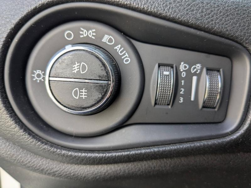 JEEP Renegade d’occasion à vendre à LA VALETTE chez VAGNEUR (Photo 9)