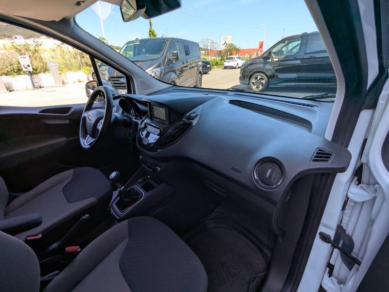 FORD Tourneo Courier d’occasion à vendre à LA VALETTE chez VAGNEUR (Photo 15)